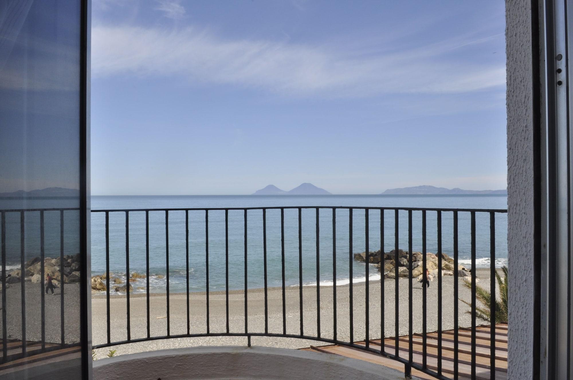 Hotel Ristorante La Scogliera - Nuova Gestione Piraino Exteriér fotografie