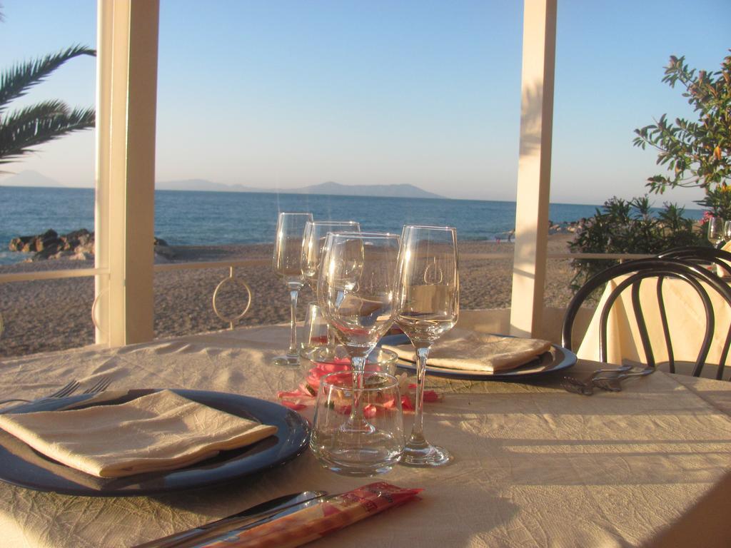 Hotel Ristorante La Scogliera - Nuova Gestione Piraino Exteriér fotografie