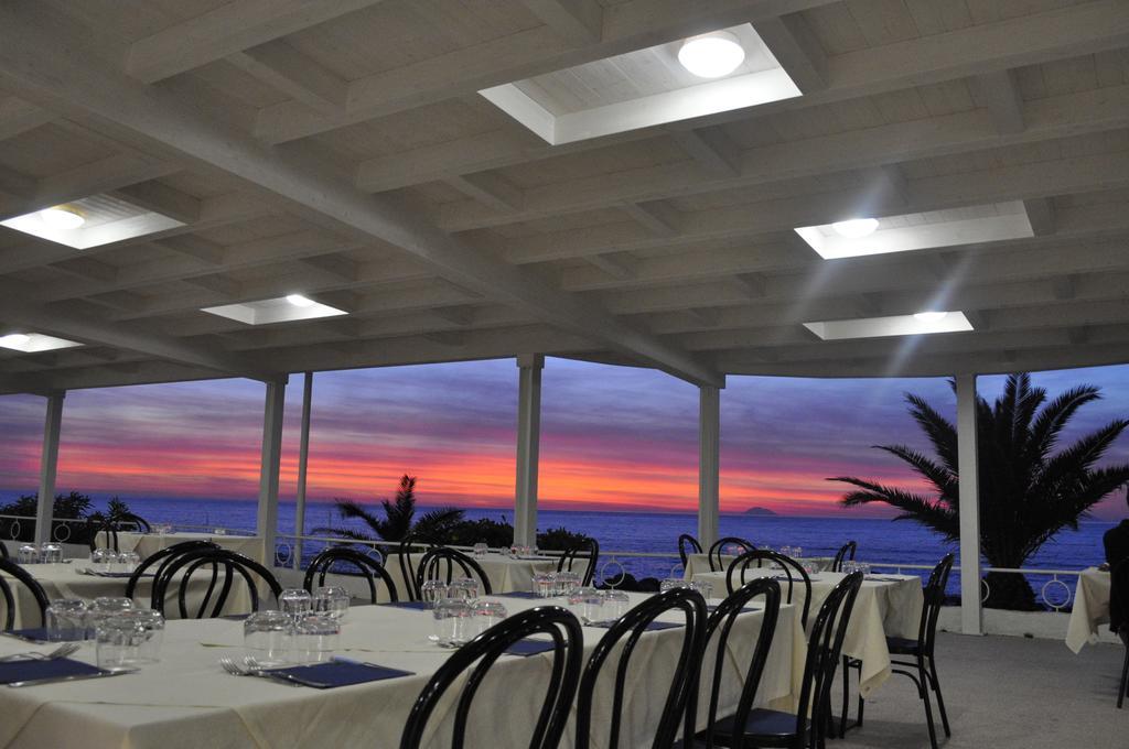 Hotel Ristorante La Scogliera - Nuova Gestione Piraino Exteriér fotografie