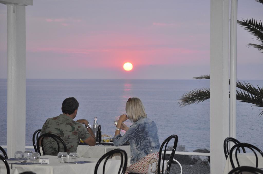 Hotel Ristorante La Scogliera - Nuova Gestione Piraino Exteriér fotografie
