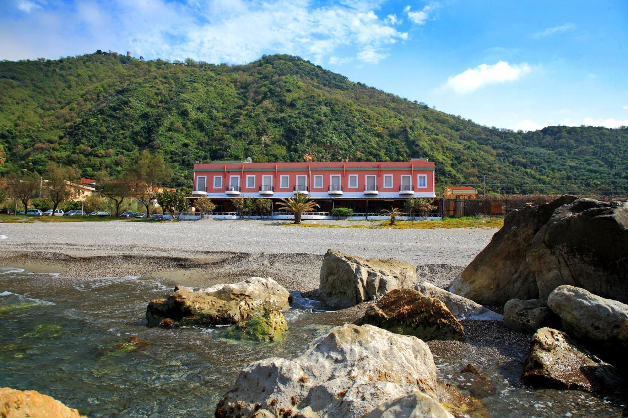 Hotel Ristorante La Scogliera - Nuova Gestione Piraino Exteriér fotografie