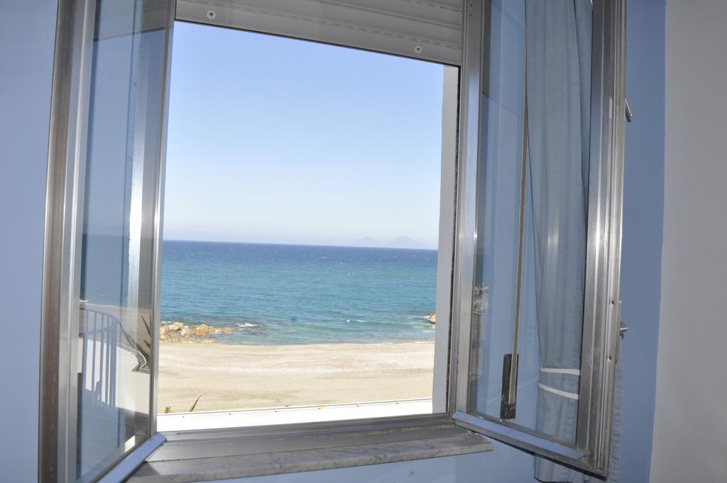Hotel Ristorante La Scogliera - Nuova Gestione Piraino Exteriér fotografie