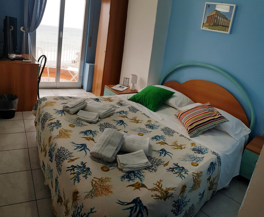 Hotel Ristorante La Scogliera - Nuova Gestione Piraino Exteriér fotografie