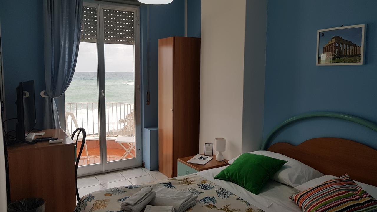 Hotel Ristorante La Scogliera - Nuova Gestione Piraino Exteriér fotografie