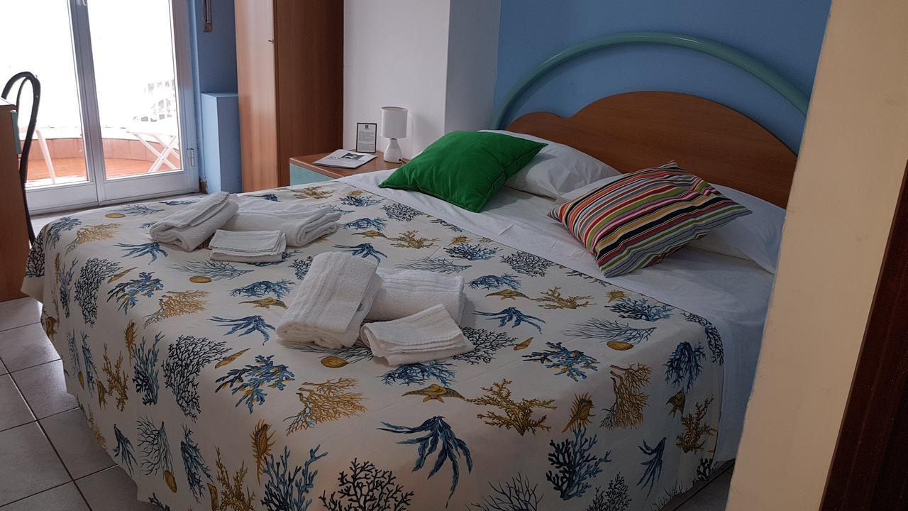 Hotel Ristorante La Scogliera - Nuova Gestione Piraino Exteriér fotografie