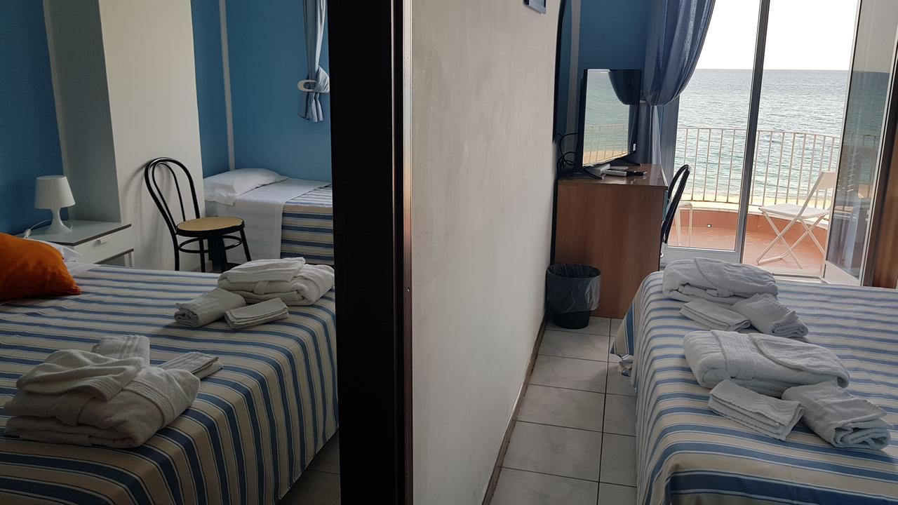 Hotel Ristorante La Scogliera - Nuova Gestione Piraino Exteriér fotografie